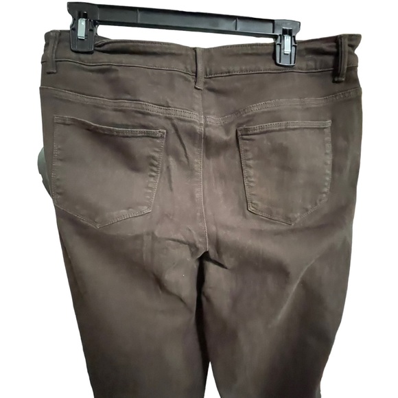 Chico’s the platinum jegging size 1
Conventional size 8 - Picture 7 of 11